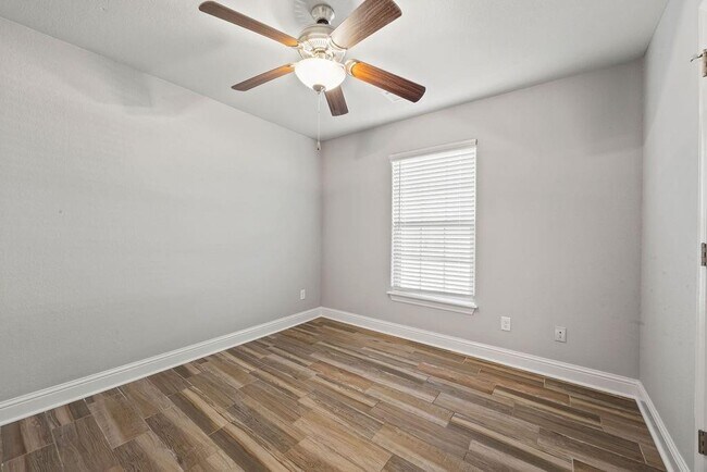 Building Photo - 2031 Dover Cove