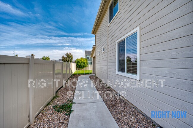 Building Photo - 4648 N Elisha Ave