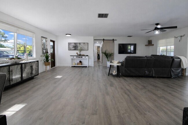 Building Photo - 27420 SW 165th Ave