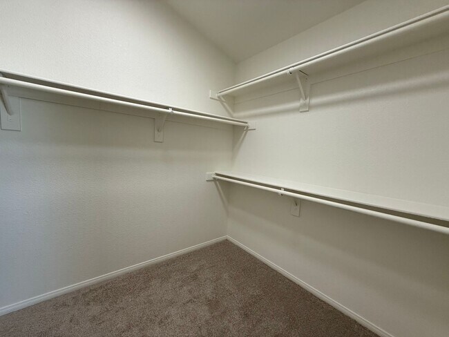 Building Photo - Highly desirable North Summerlin single-fa...