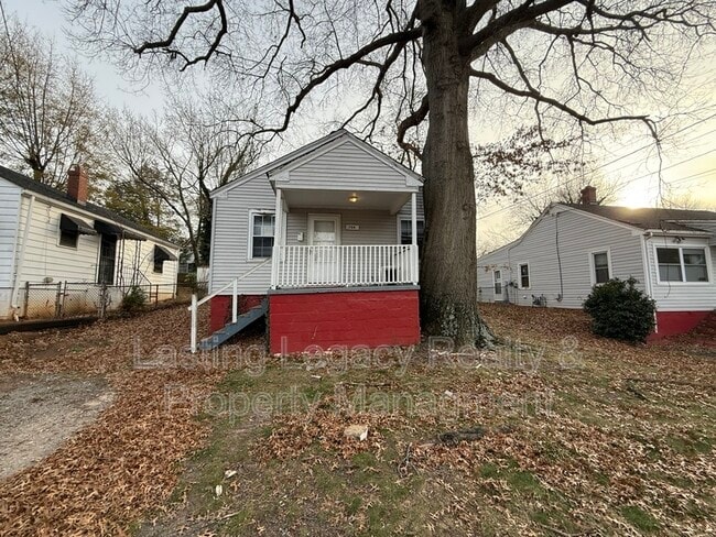 Building Photo - 704 W. 26th Street