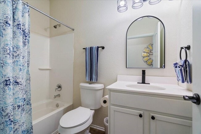 Building Photo - 2208 Cliffbrake Wy
