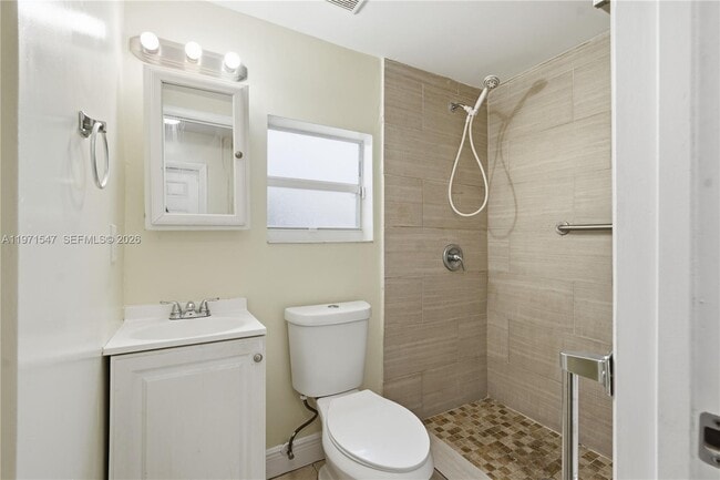 Building Photo - 1731 NW 26th Ave