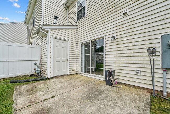 Building Photo - 2005 Rathie Dr