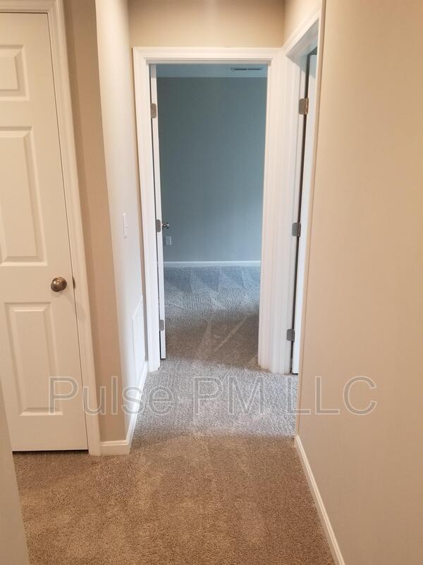 Building Photo - 1389 Meadowrun Ln