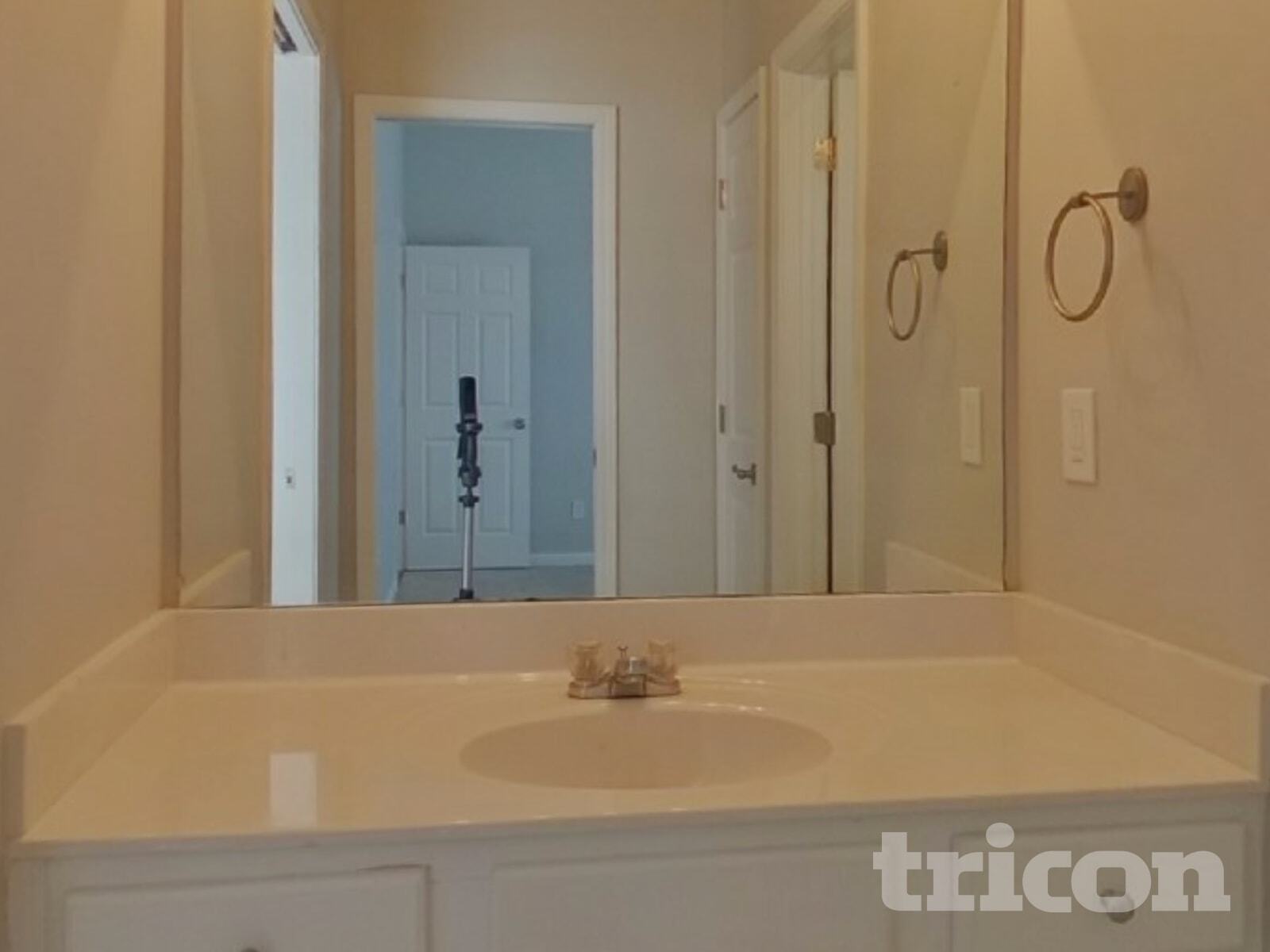 Building Photo - 3050 Lost Cabin Pl