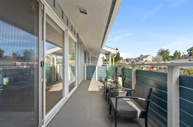 Building Photo - 2209 Otis Dr