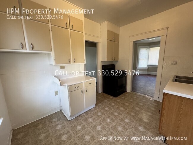 Building Photo - 1215 21st St NW