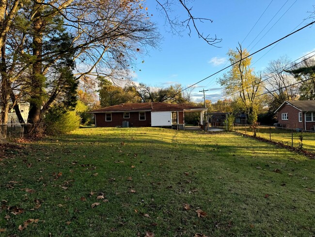 Building Photo - Single Family Home in Clarksville