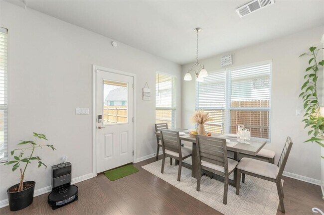 Building Photo - 6805 Covina Ln