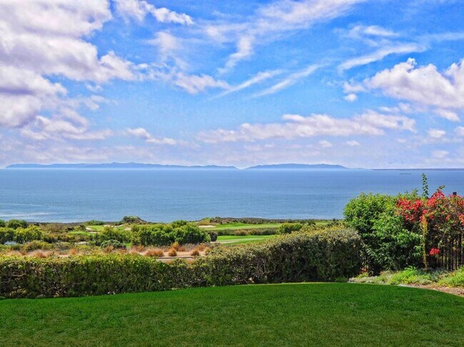 Building Photo - 32551 Seacliff Dr