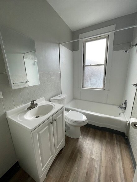 Building Photo - 708 Webster Terrace