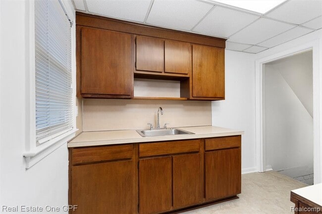 Building Photo - 699 St Clair Ave