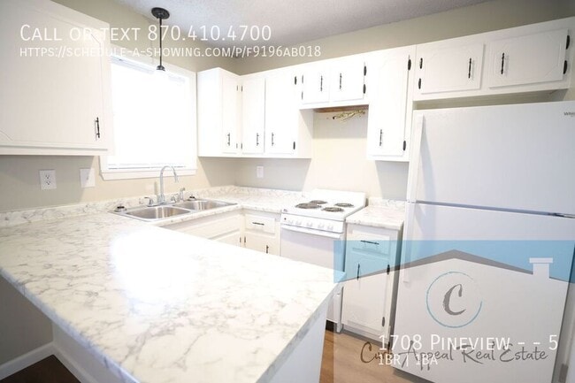 Building Photo - 1708 Pineview St