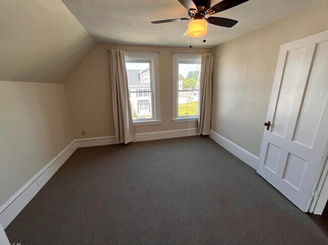 Building Photo - 408 Porter St