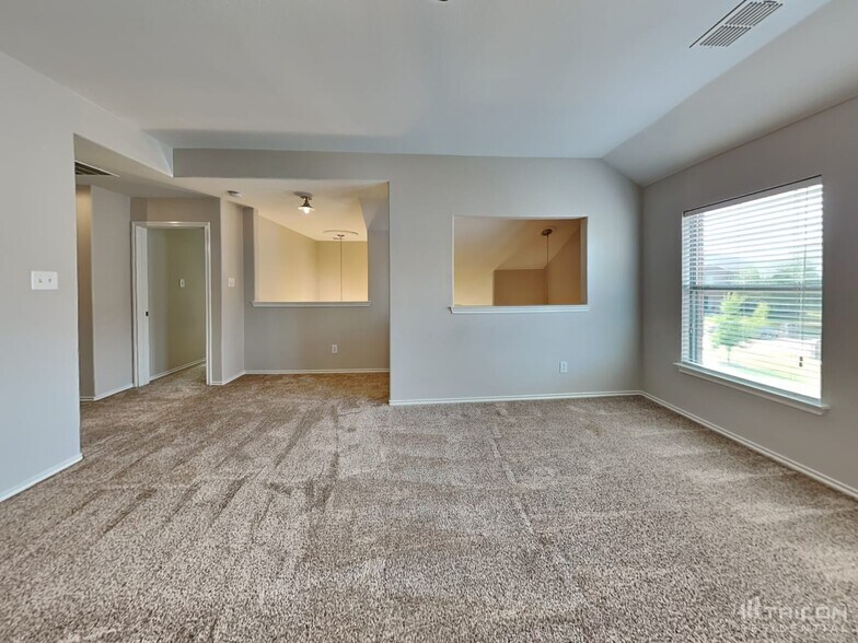 Building Photo - 320 Rowdy Dr