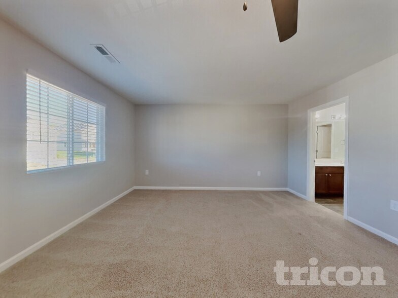 Building Photo - 3079 Stauton Dr