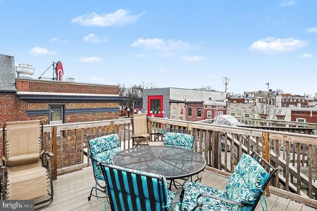 Building Photo - 443 S Robinson St