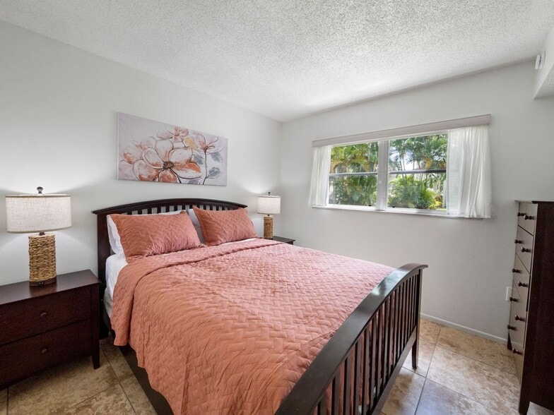 Building Photo - 7400 College Pkwy