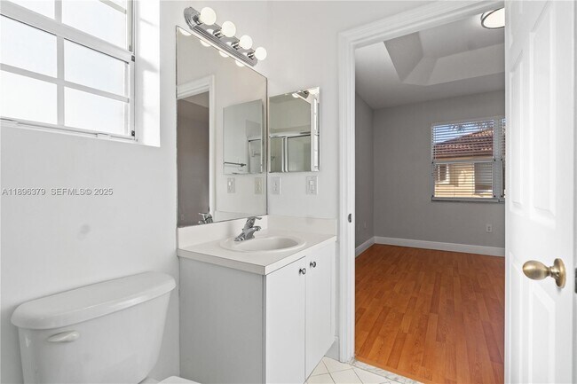 Building Photo - 1398 NE 33rd Ave