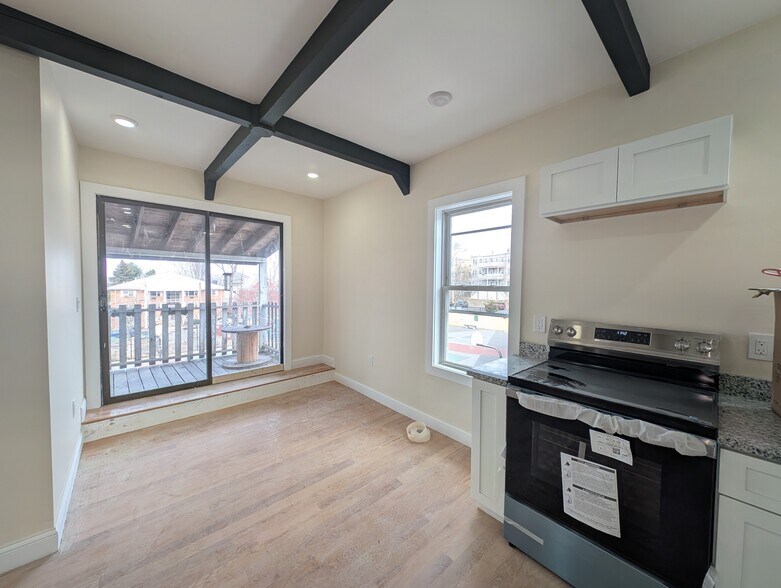 Building Photo - 5 Lowell Cir