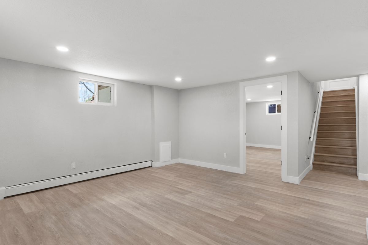 Building Photo - 2905 W 39th Ave