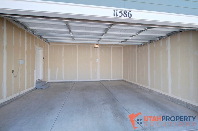Building Photo - 11586 S Bingham Rim Rd