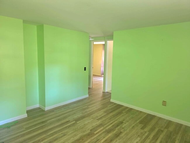 Building Photo - Adorable 1 bedroom one bathroom