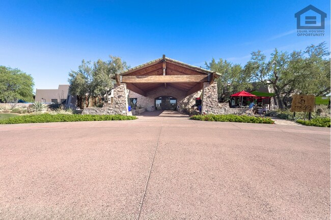 Building Photo - 2Bed/2Bath 2nd Floor Condo in North Scottsdale! Ready for Immediate Move-In! -- Gated Community! ...