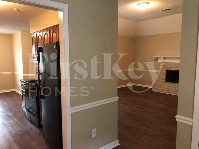 Building Photo - 6577 Cross Oak Dr