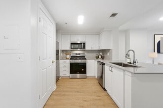 Building Photo - Avalon Courthouse Place