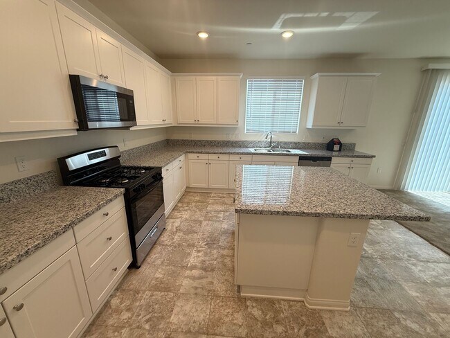 Building Photo - Victorville- New Richmond Home, 3 bedrooms...