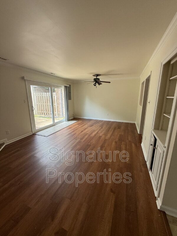 Building Photo - 913 Ewell Rd