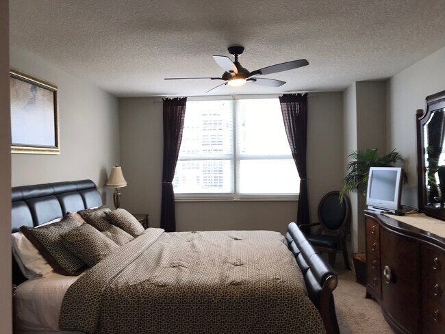 Building Photo - 2080 S Ocean Dr