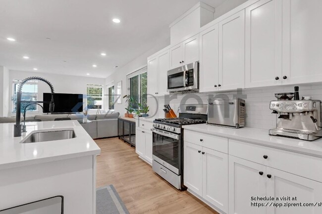 Building Photo - 14134 SW 165th Ave