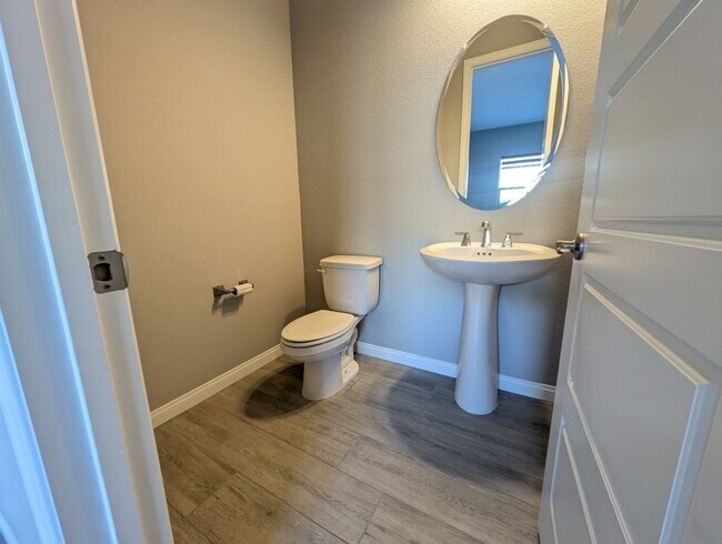 Building Photo - 11531 Great Bahama Way