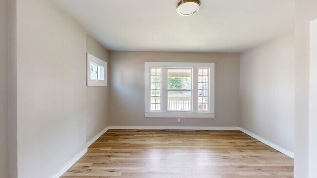 Building Photo - 134 N Arlington St