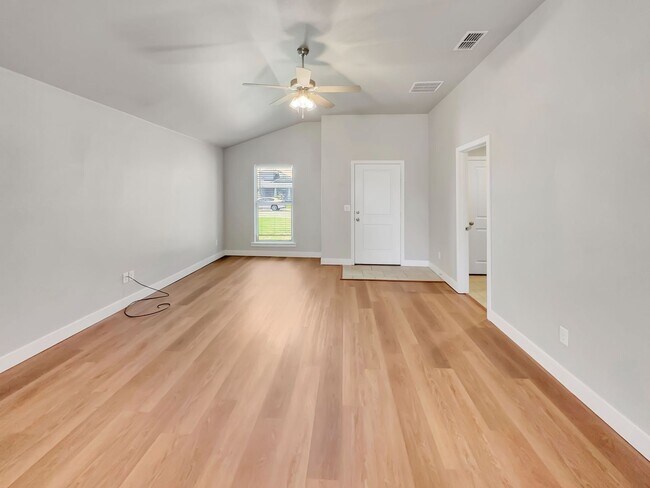 Building Photo - Fabulous 3/2/2 home in Bell Farms - Cooper...