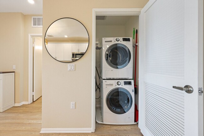 Building Photo - 4388 Ohio St