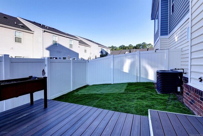 Building Photo - 107 Bicameral Ln