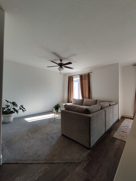 Building Photo - 956 S 2040 W