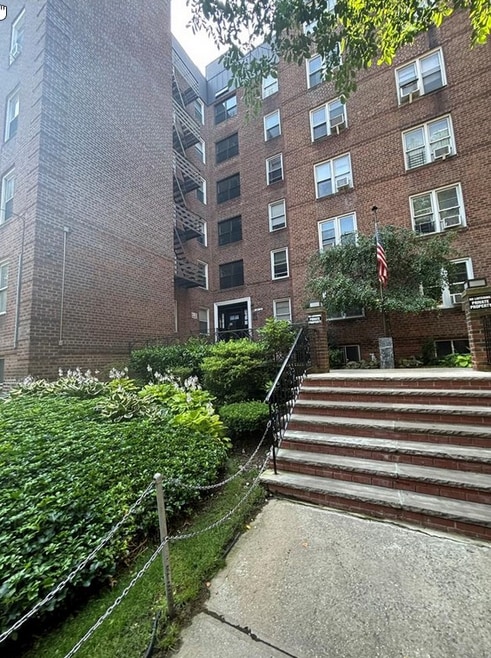 Building Photo - 12012-120-85 85th Ave