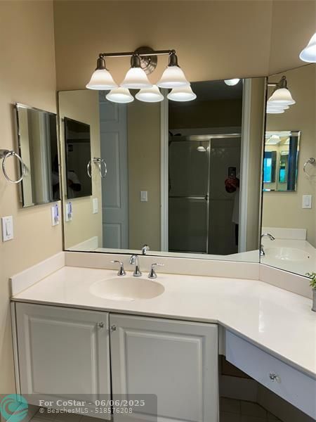 Building Photo - 3600 Oaks Clubhouse Dr
