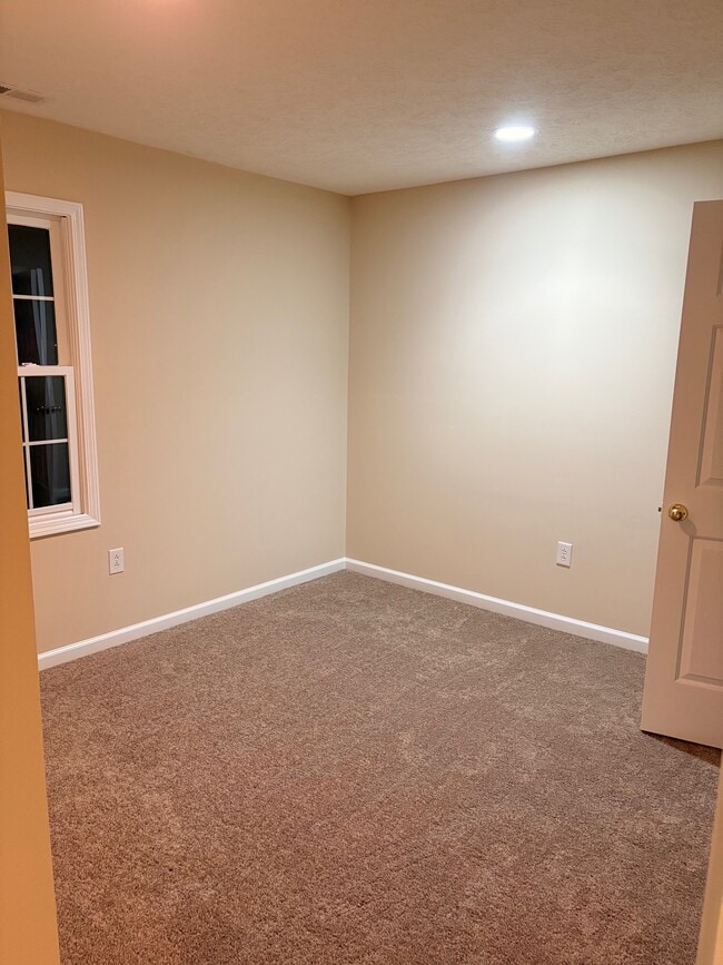 Building Photo - 10756 Central Ave