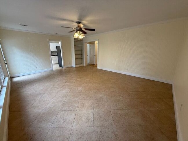 Building Photo - Pensacola - North Hill - 3 bedroom, 2 bath...