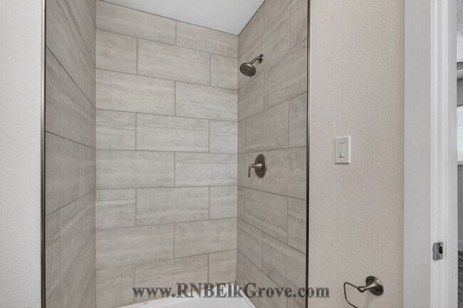 Building Photo - 6844 Sandrock Way