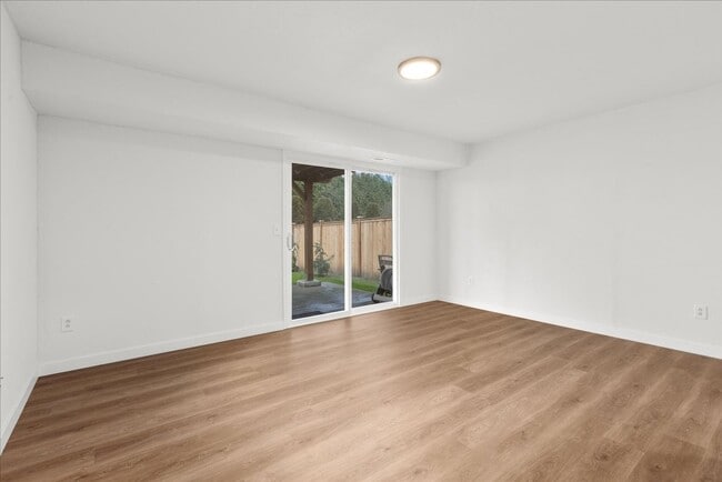 Building Photo - Beautiful & Freshly remodeled home in Fryelands Monroe