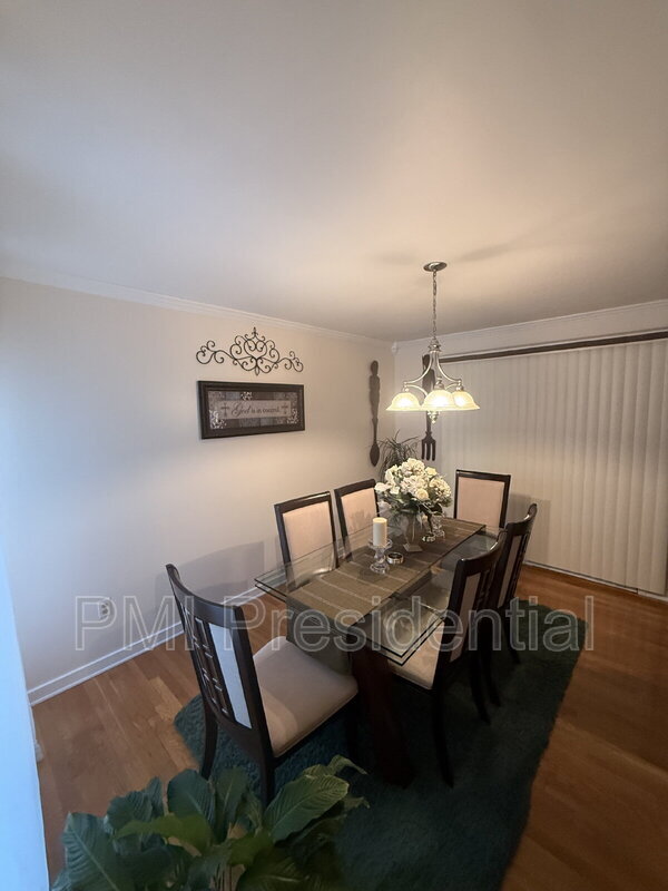 Building Photo - 14300 Cove Ridge Pl