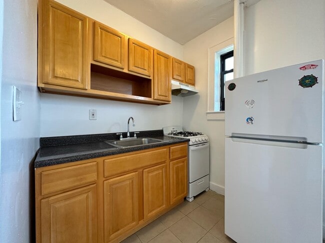 Building Photo - 24 Rock St