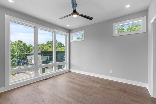 Building Photo - 1160 Ormewood Ave SE